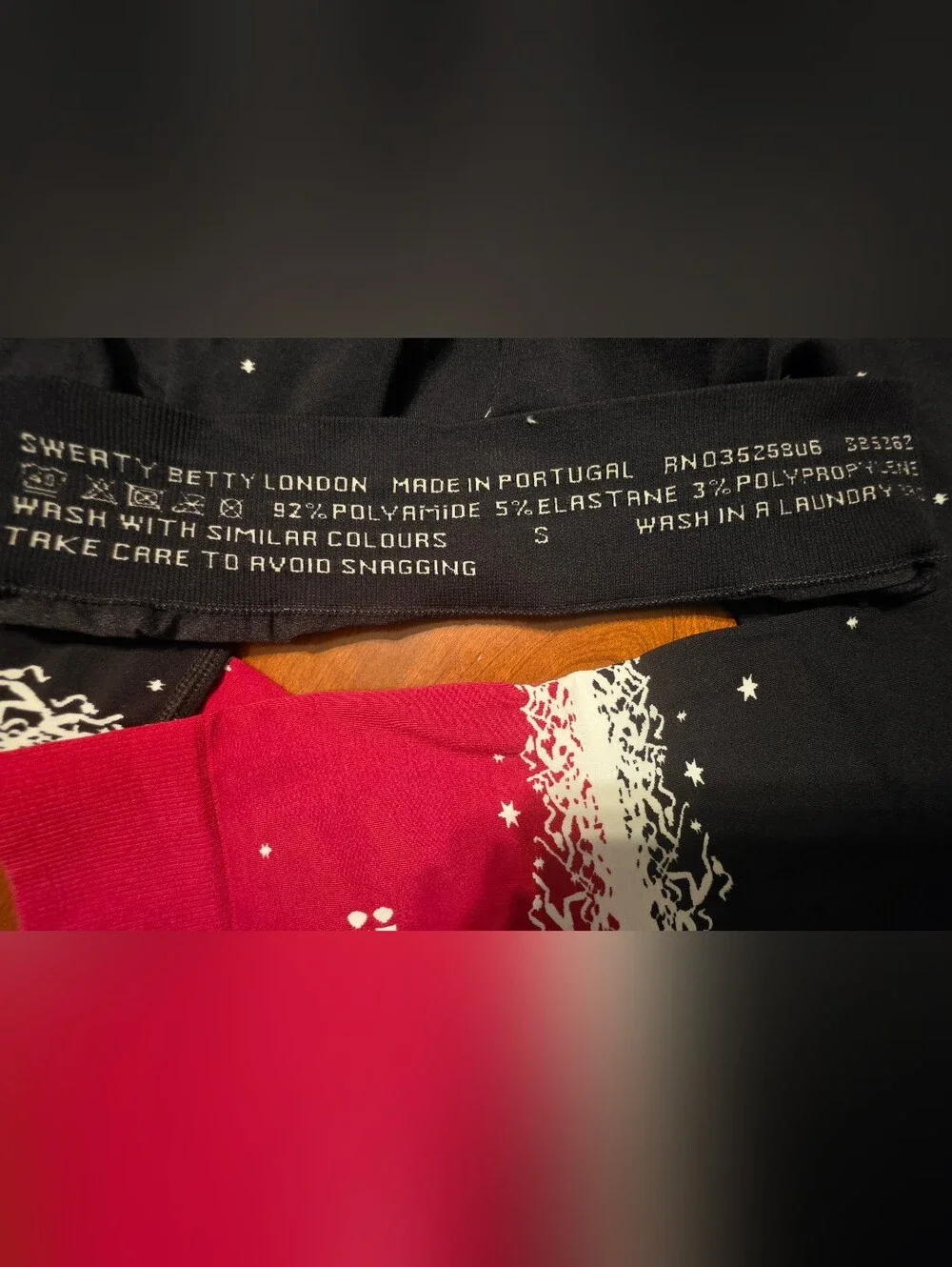 Sweaty Betty Ski Print Leggings Small Black Red Stars Base Layer